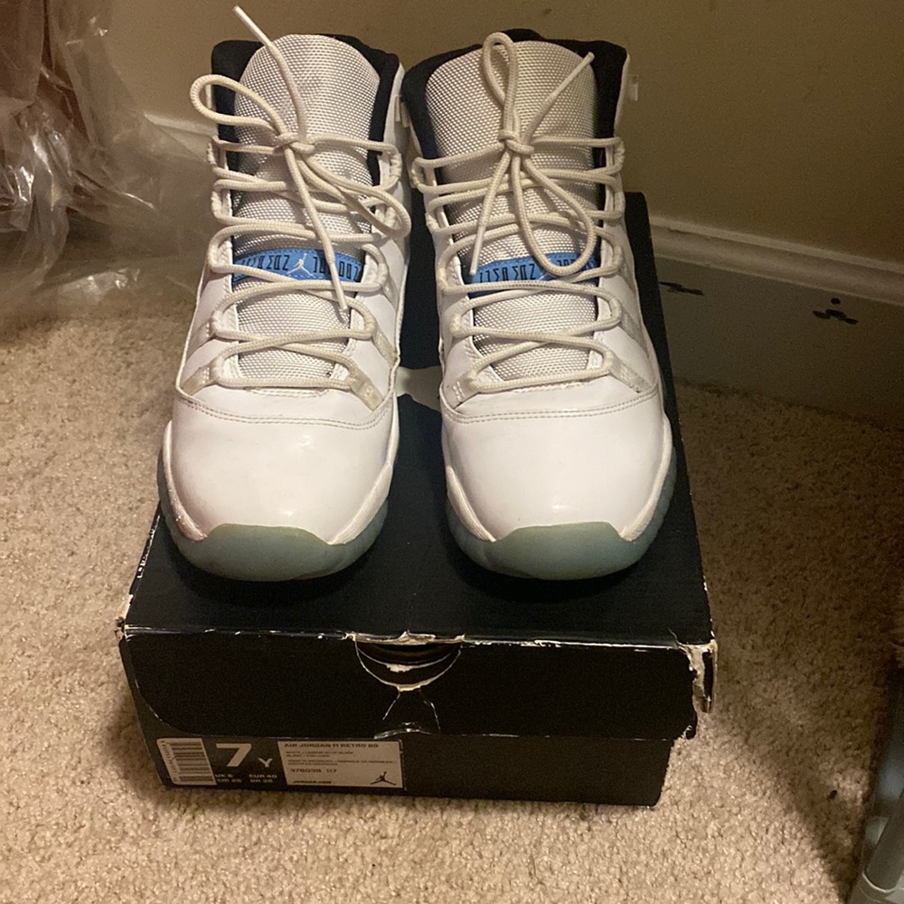 Jordan Retro 11s Legend Blue